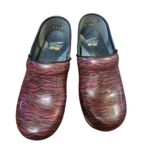 Dansko professional marbled clogs 37‎